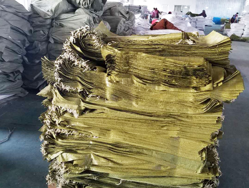 普黃飼料(liào)袋